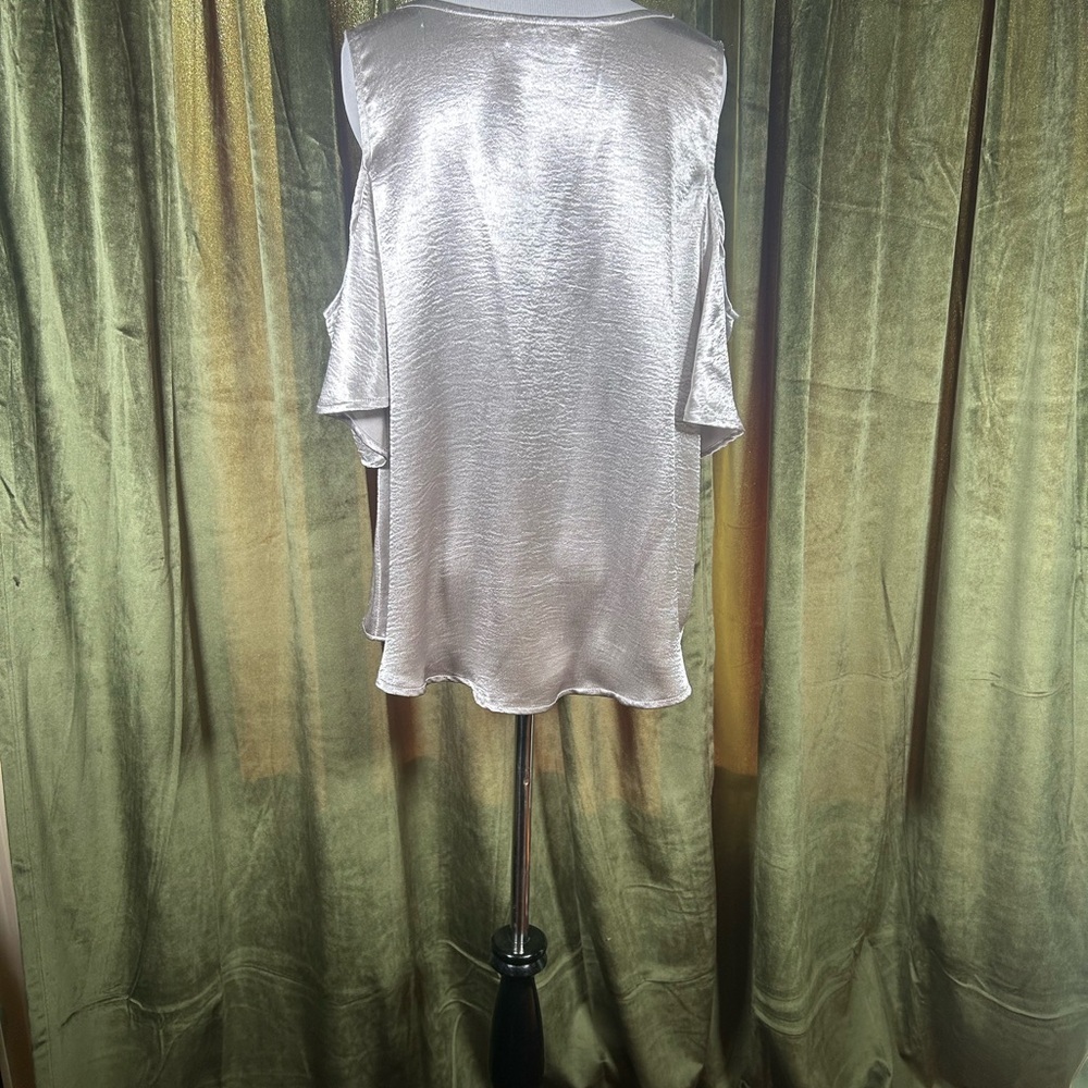 Elodie Metallic Cold Shoulder Top - Picture 3 of 7